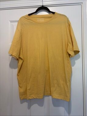 Banana Republic Crew Neck Tee in Mustard Yellow